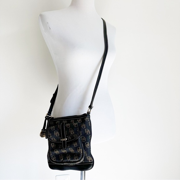 Dooney and Bourke Y2K Black Signature Logo Canvas Leather Crossbody Purse - Picture 3 of 16